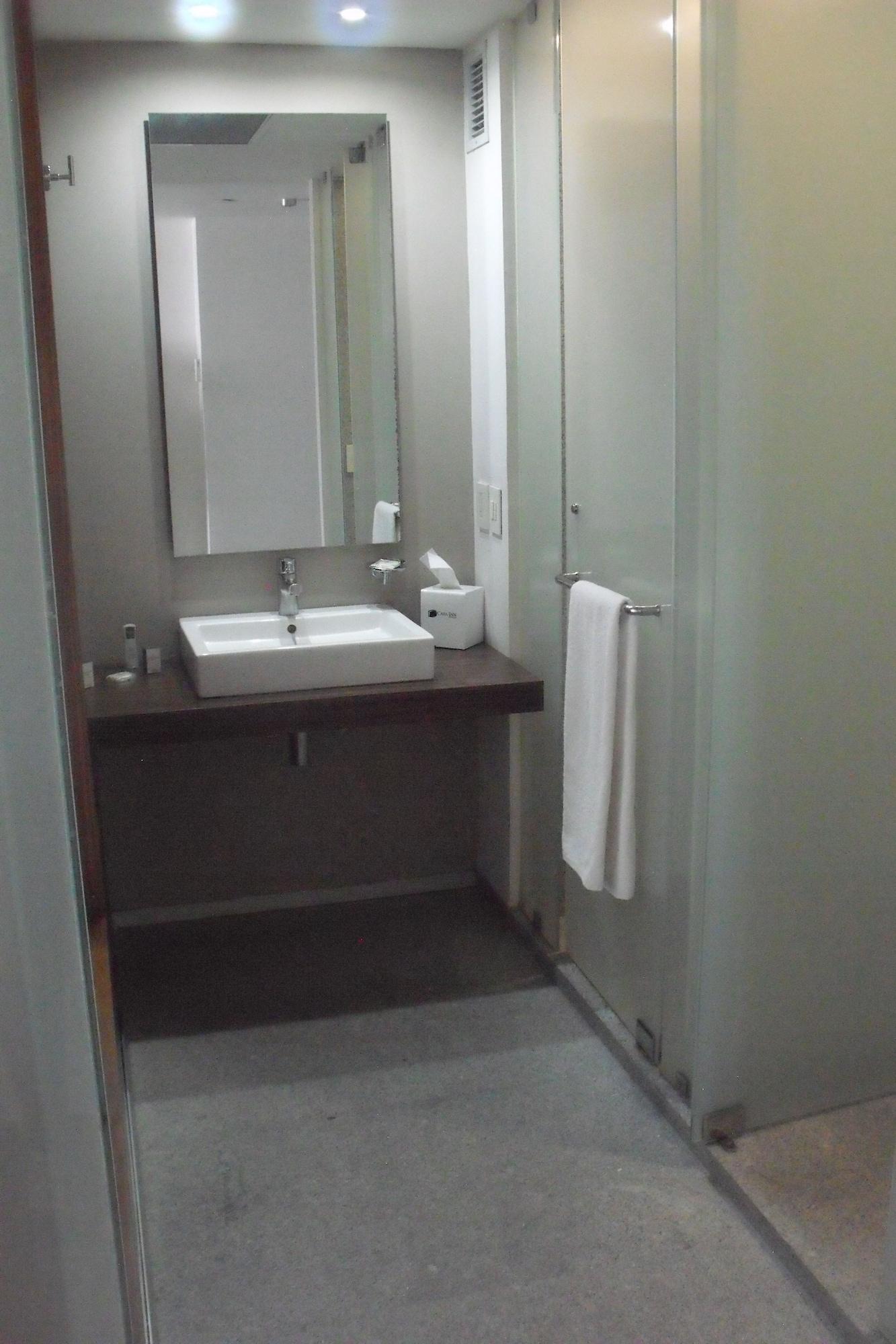 Casa Inn Premium Hotel Queretaro Miranda Экстерьер фото A washbasin