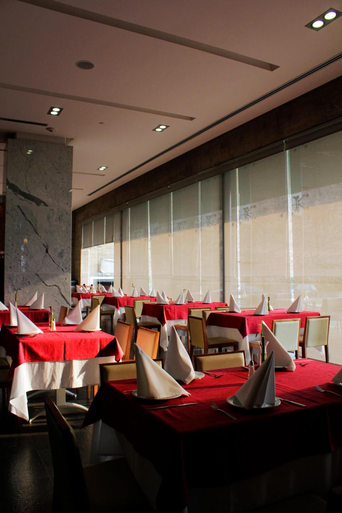 Casa Inn Premium Hotel Queretaro Miranda Экстерьер фото Restaurant