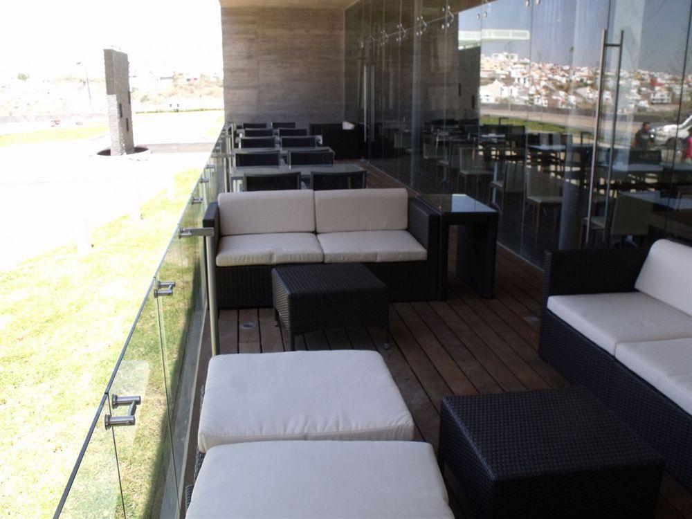 Casa Inn Premium Hotel Queretaro Miranda Экстерьер фото The Sky Bar