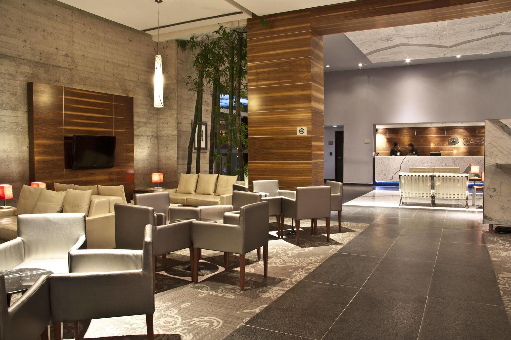 Casa Inn Premium Hotel Queretaro Miranda Экстерьер фото The lounge at the airport