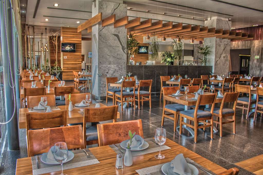Casa Inn Premium Hotel Queretaro Miranda Ресторан фото The restaurant